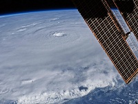 Ο τυφώνας Earl από την οπτική γωνία του αστροναύτη