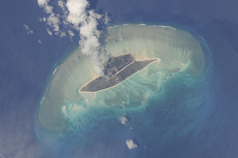 Φωτογραφία από το διάστημα του νησιού Juan de Nova